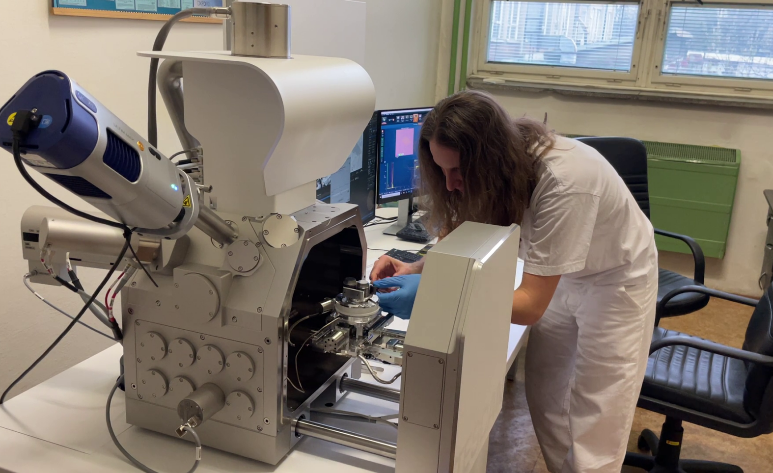 <strong>Ostrava’s lab has a new team and a new state-of-the art Microprobe</strong>