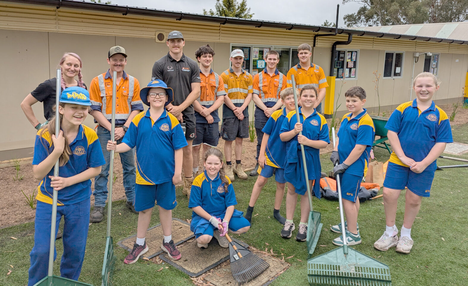 Tahmoor apprentices bring life to Bargo school area